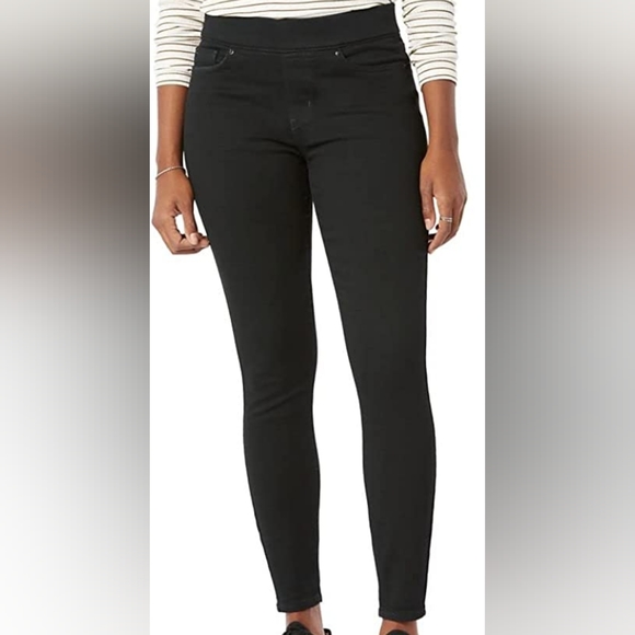 Signature by Levi Strauss & Co. Gold Label Totally Shaping Pull-on Skinny Jeans - Picture 1 of 11